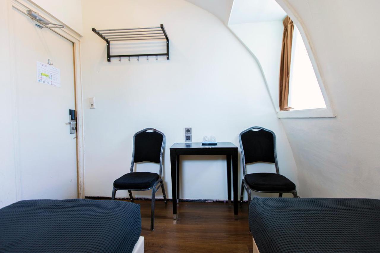 Twin Room with Shared Bathroom,1002868287:JPEG