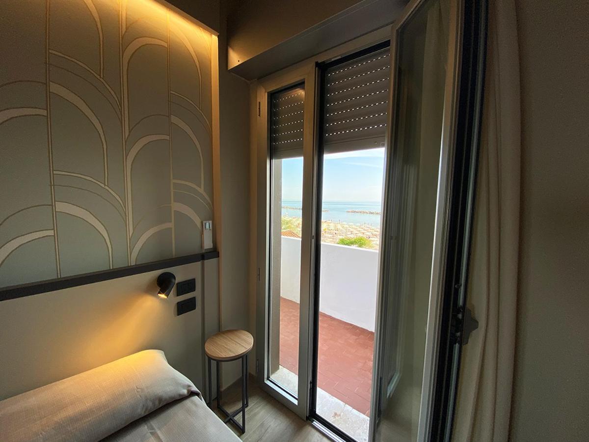 Camera Familiare con Vista Mare