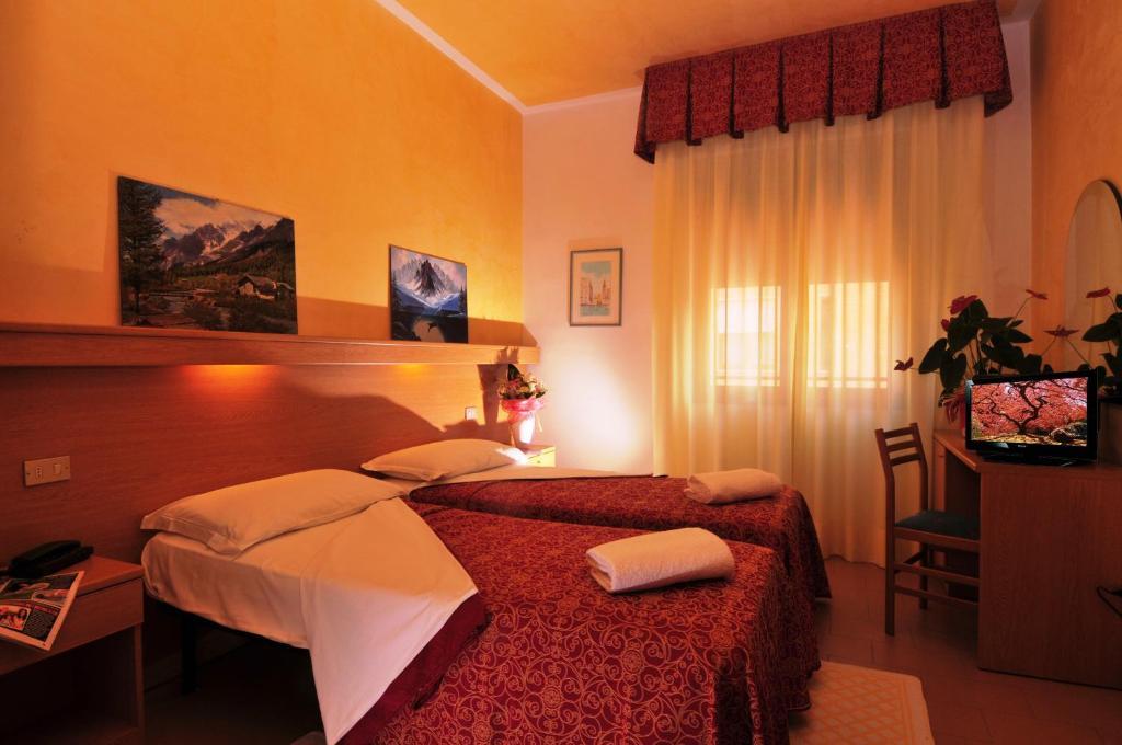 Triple Room,11426898:JPEG