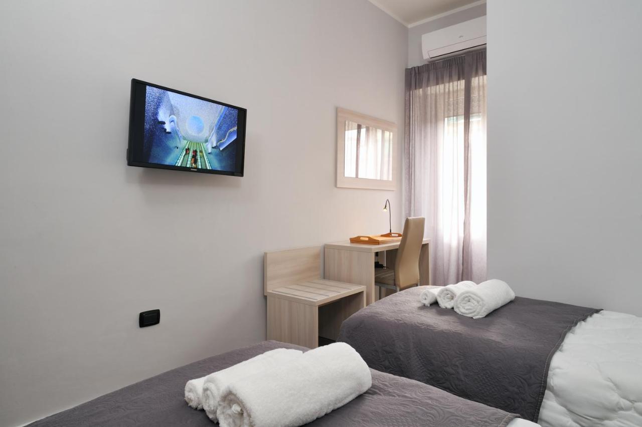 Double or Twin Room Private Bathroom