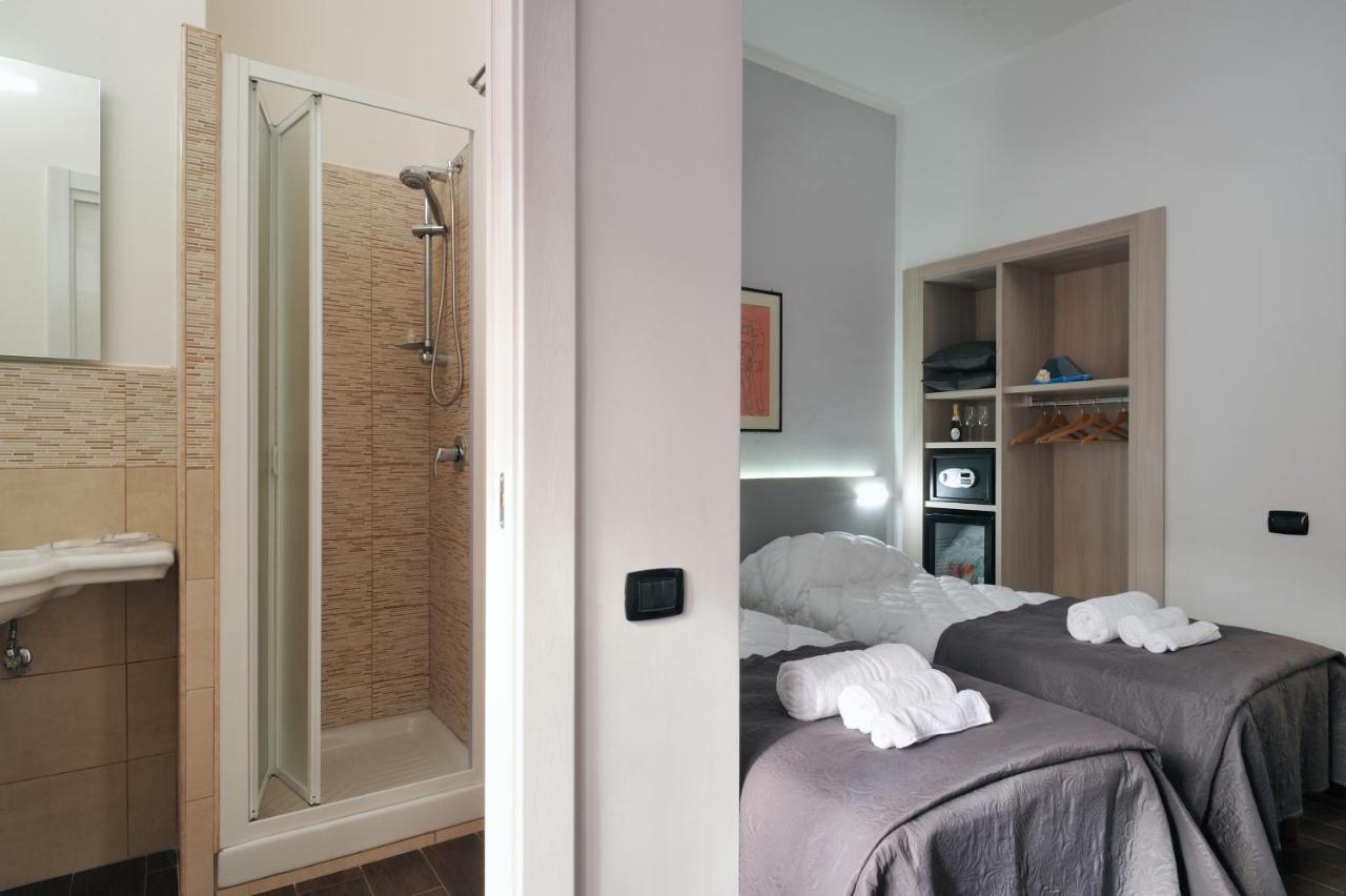 Double or Twin Room Private Bathroom