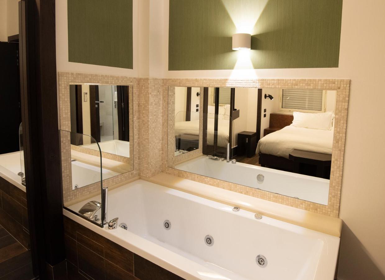 Double Room Spa Bath,1076089198:JPEG