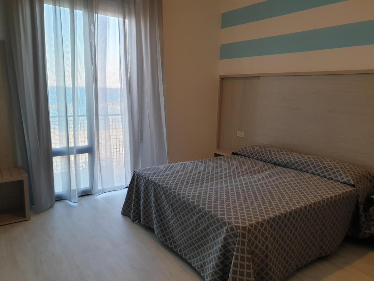 Camera Matrimoniale/Doppia con Letti Singoli con Vista Mare