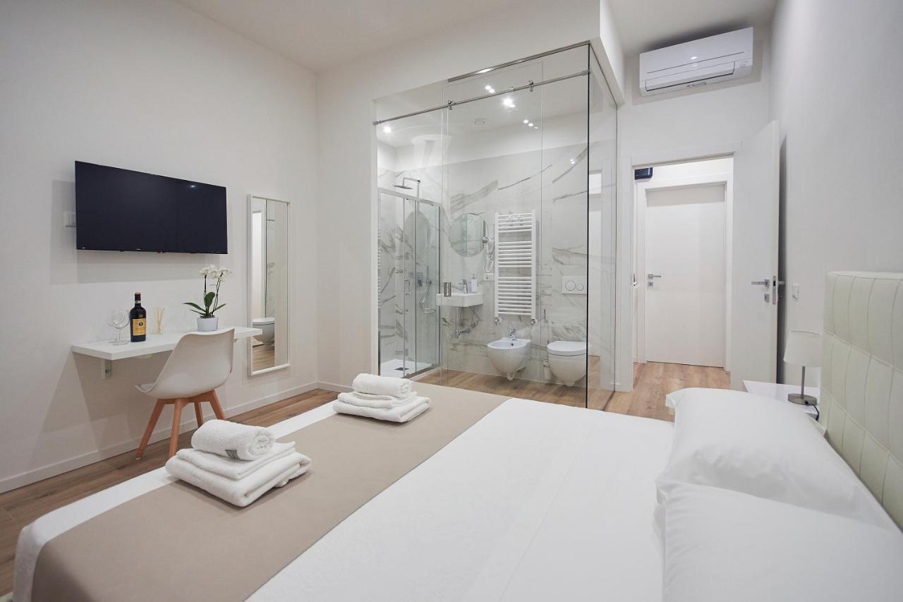 Double Room with En-suite Bathroom,1090848108:JPEG