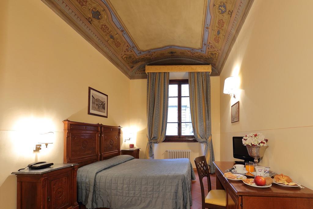 Double Room,697540746:JPEG
