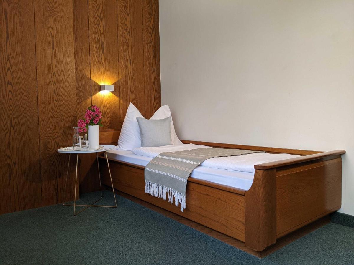 Single Room,1112927676:JPEG