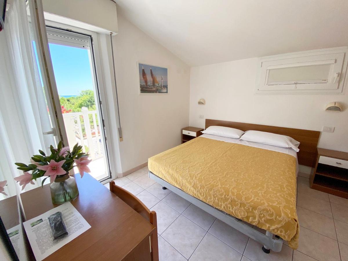 Camera Matrimoniale/Doppia con Letti Singoli con Bagno
