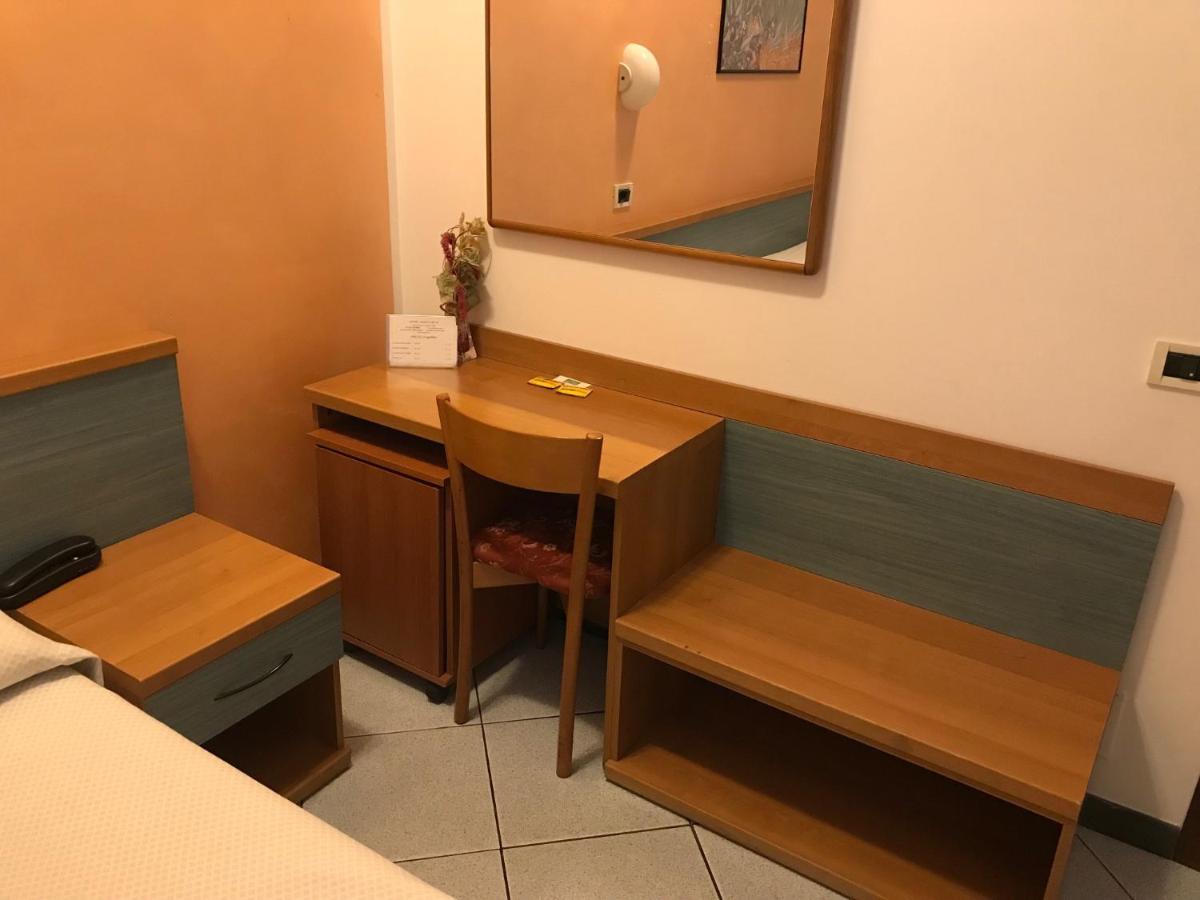 Camera Doppia con Letti Singoli con Bagno Privato