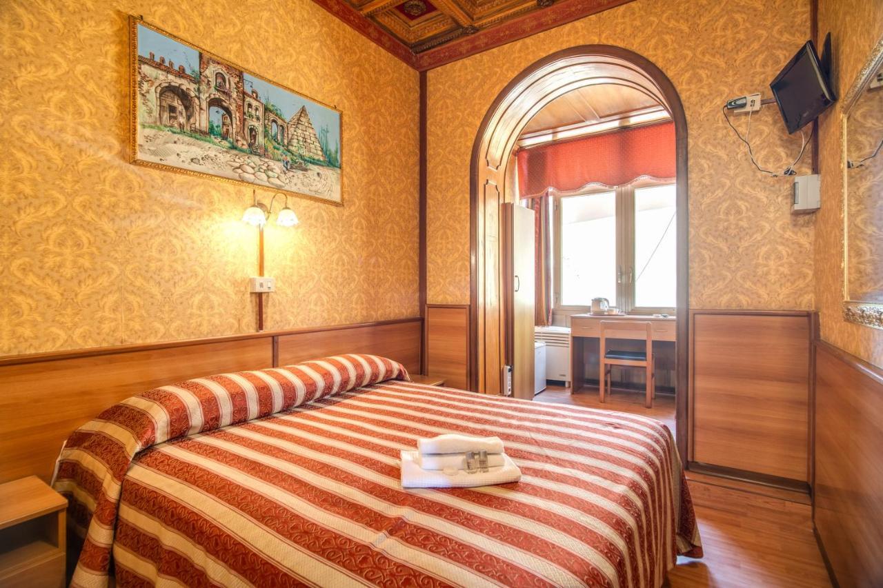 Camera Singola con Bagno Privato