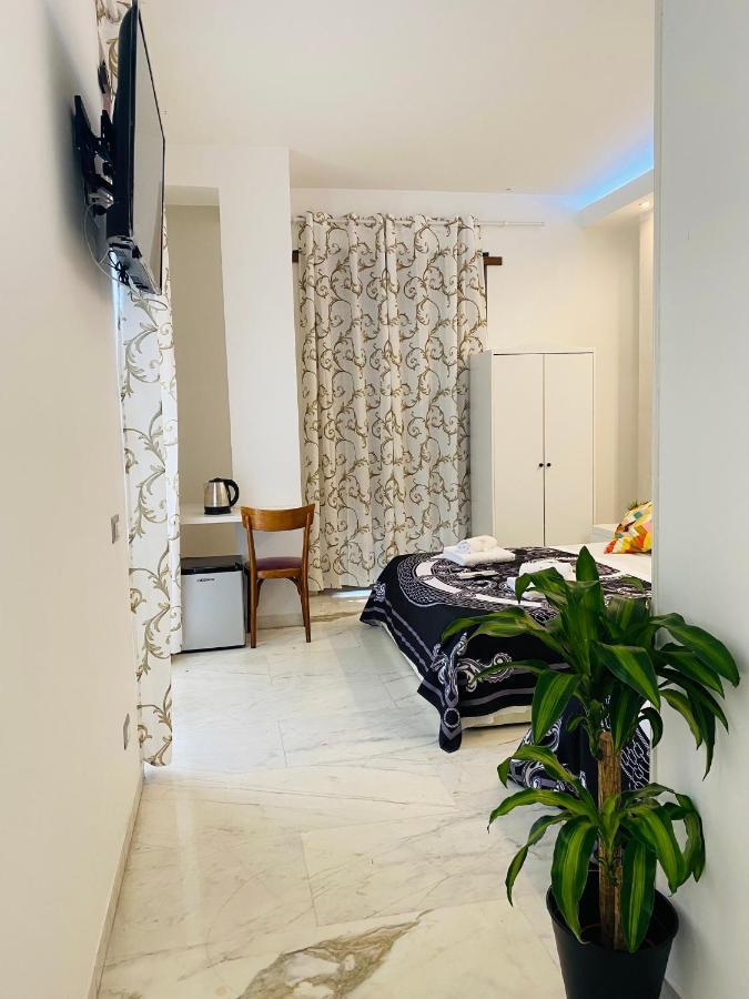 Family Room Private Bathroom