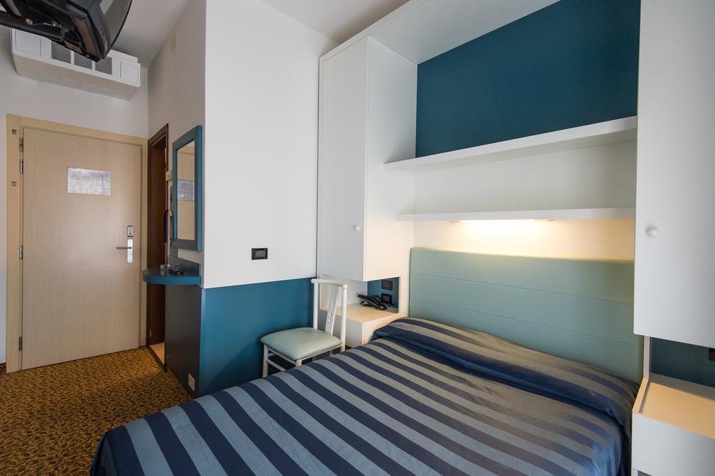 Double or Twin Room,117743335:JPEG