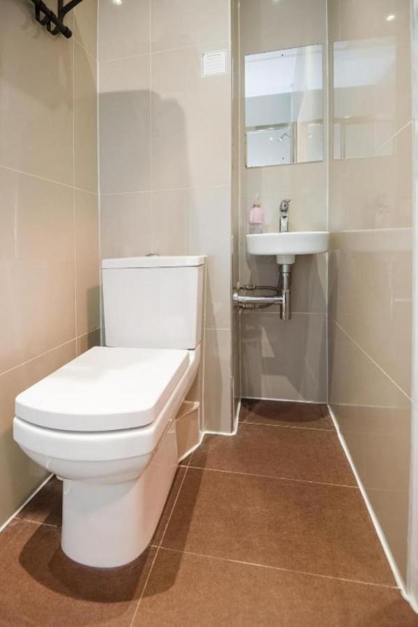Single Room,1516360636:JPEG