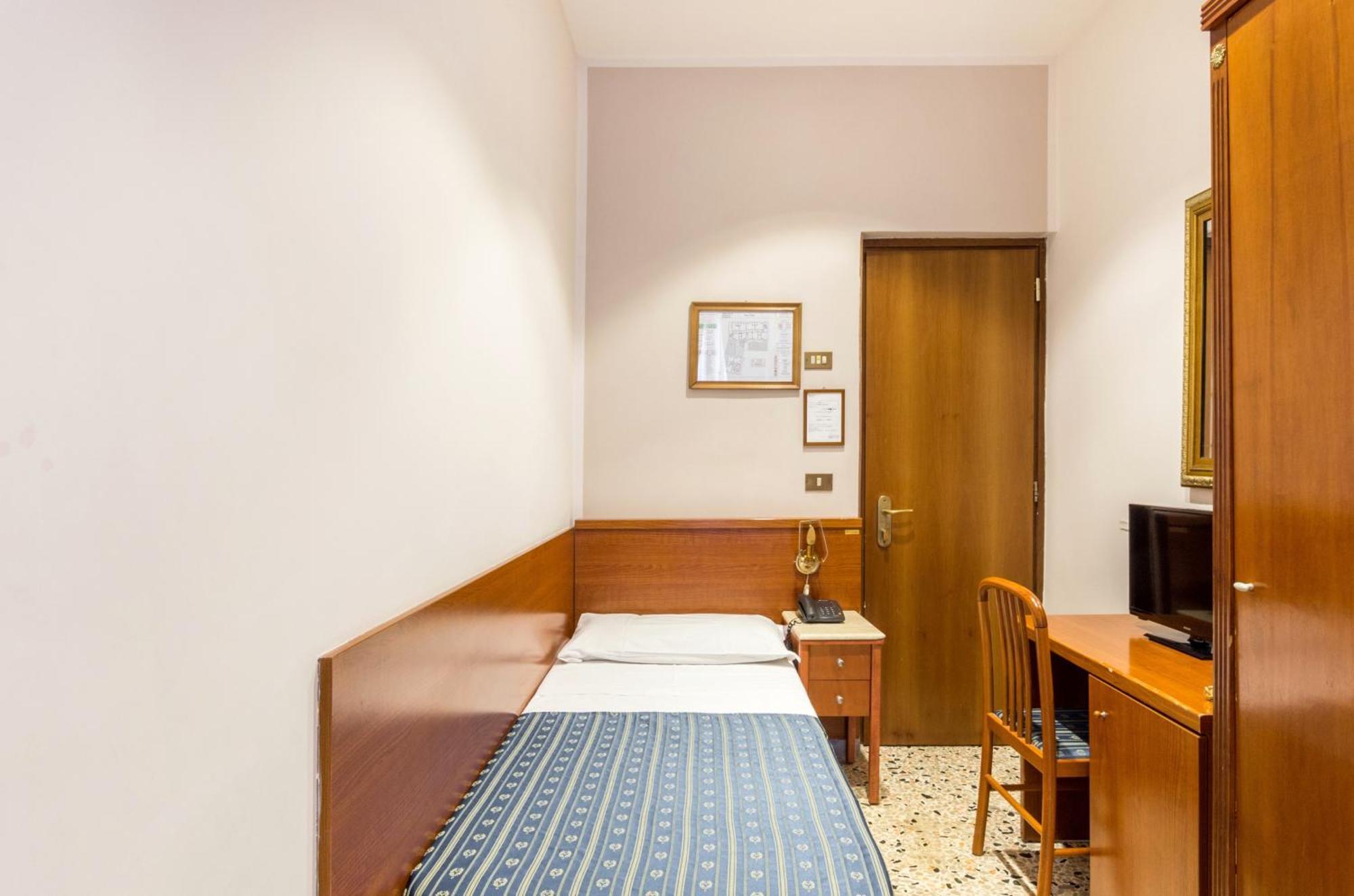 Single Room,1209405418:JPEG