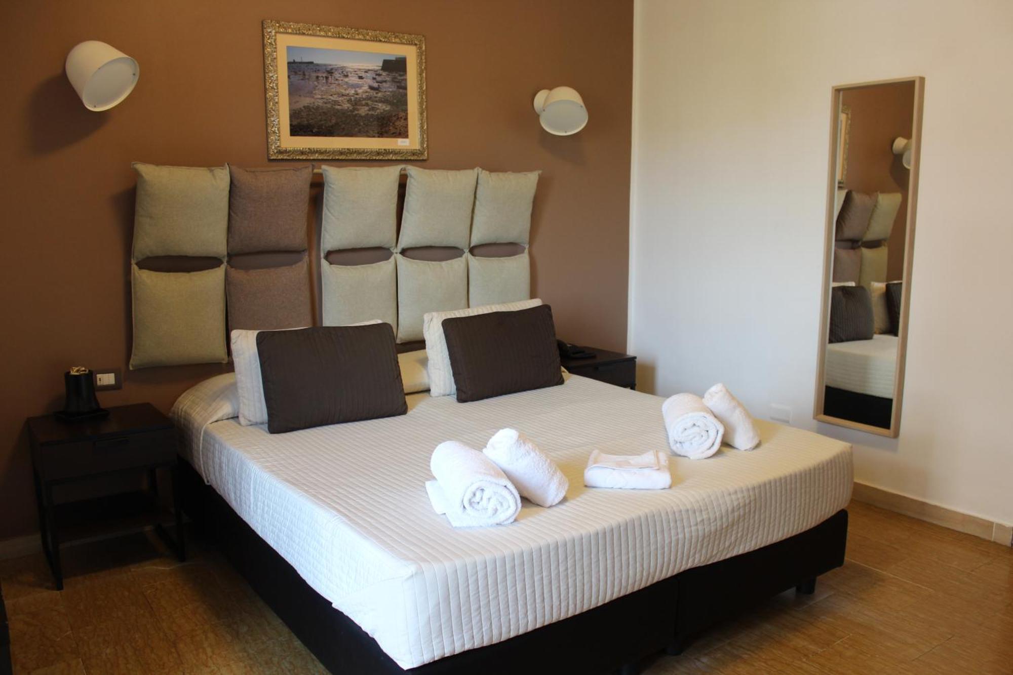 Double or Twin Room,908412271:JPEG