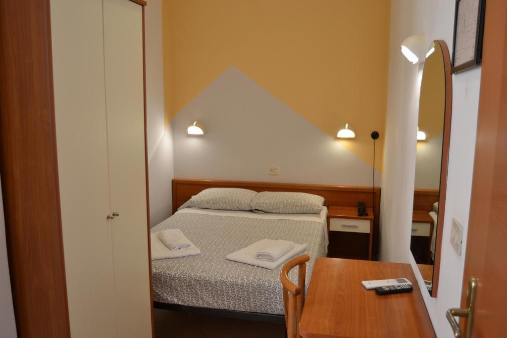 Economy Room Easy & Smart Sleep Low Budget - no cleaning service
