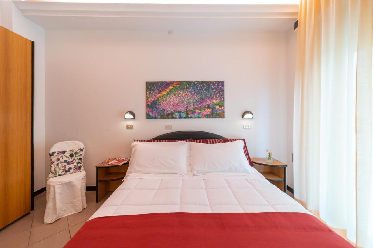 Double Room,1257727405:JPEG