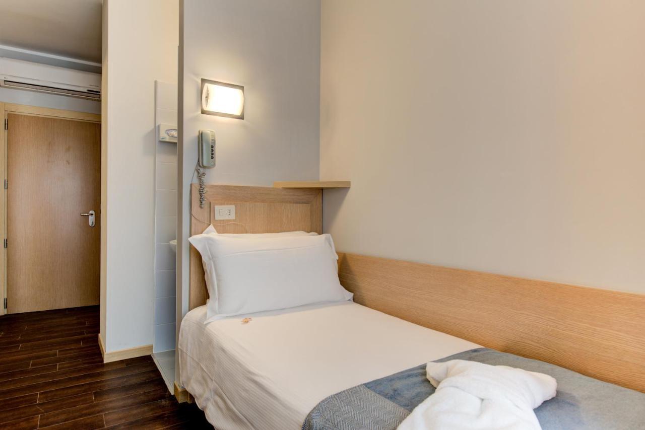 Small Single Room,1269660871:JPEG