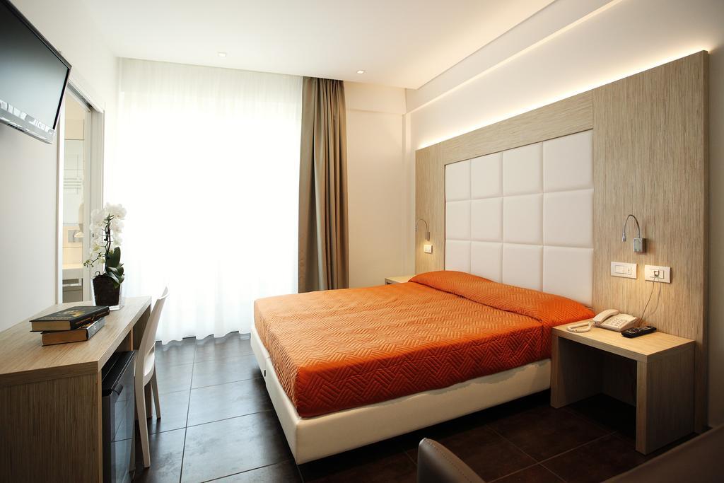 Double or Twin Room,127246107:JPEG