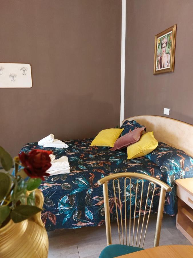 Double Room,1294516252:JPEG