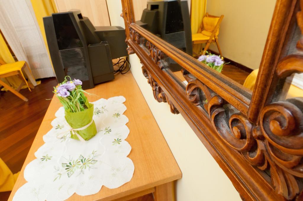 Camera Matrimoniale/Doppia con Letti Singoli con Bagno Privato Esterno
