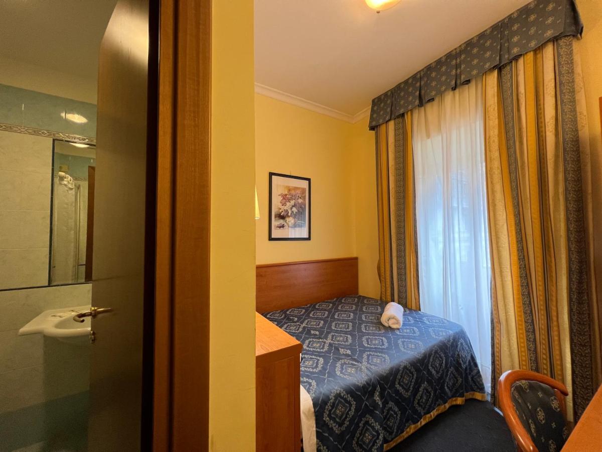 Quadruple Room,1330548962:JPEG