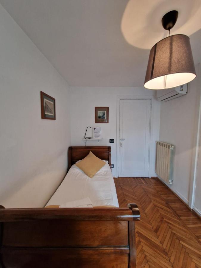 Camera Singola con Bagno Privato Esterno