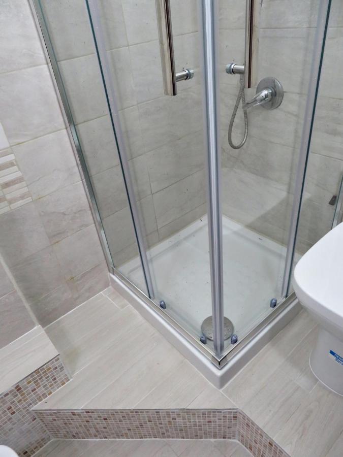 Triple Room Private Bathroom,1345363589:JPEG