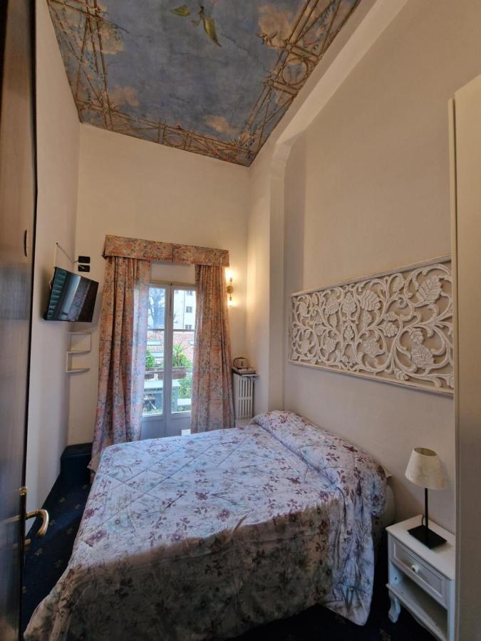 Economy Double Room External Private Bathroom