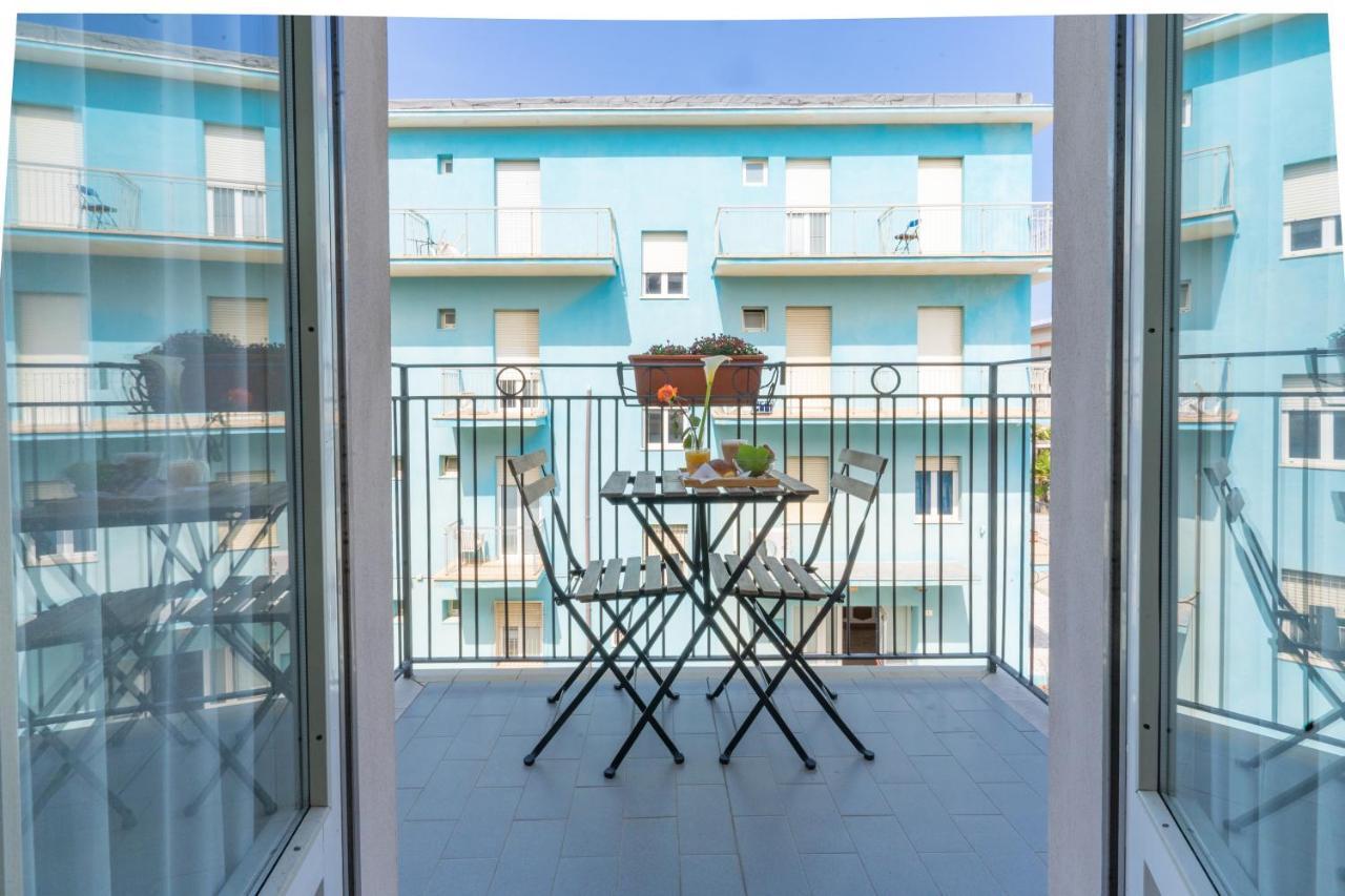 Camera Matrimoniale/Doppia con Letti Singoli con Balcone