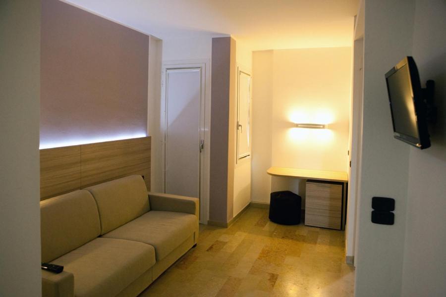 Suite Deluxe (2 Adulti + 3 Bambini)