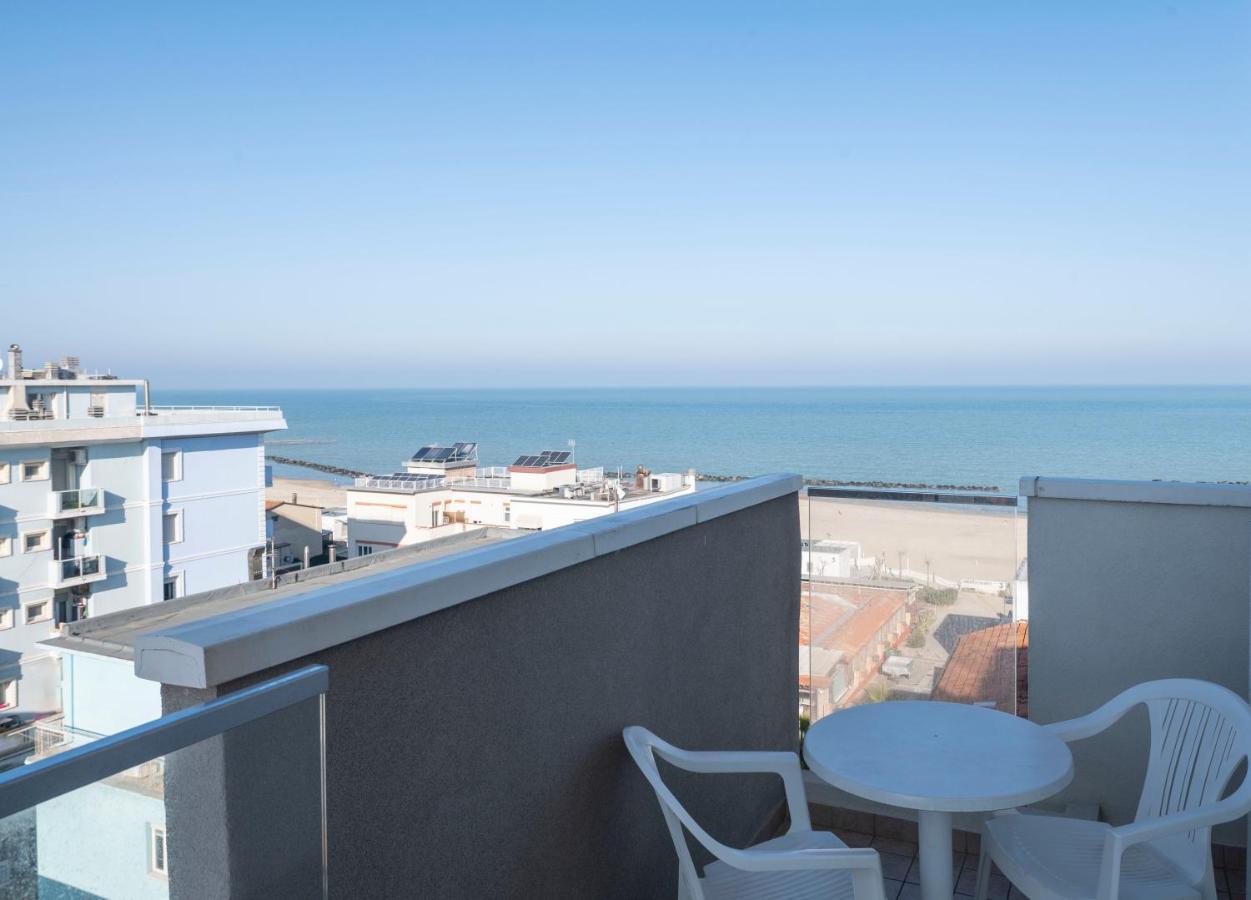 Camera Tripla Standard con Vista Mare