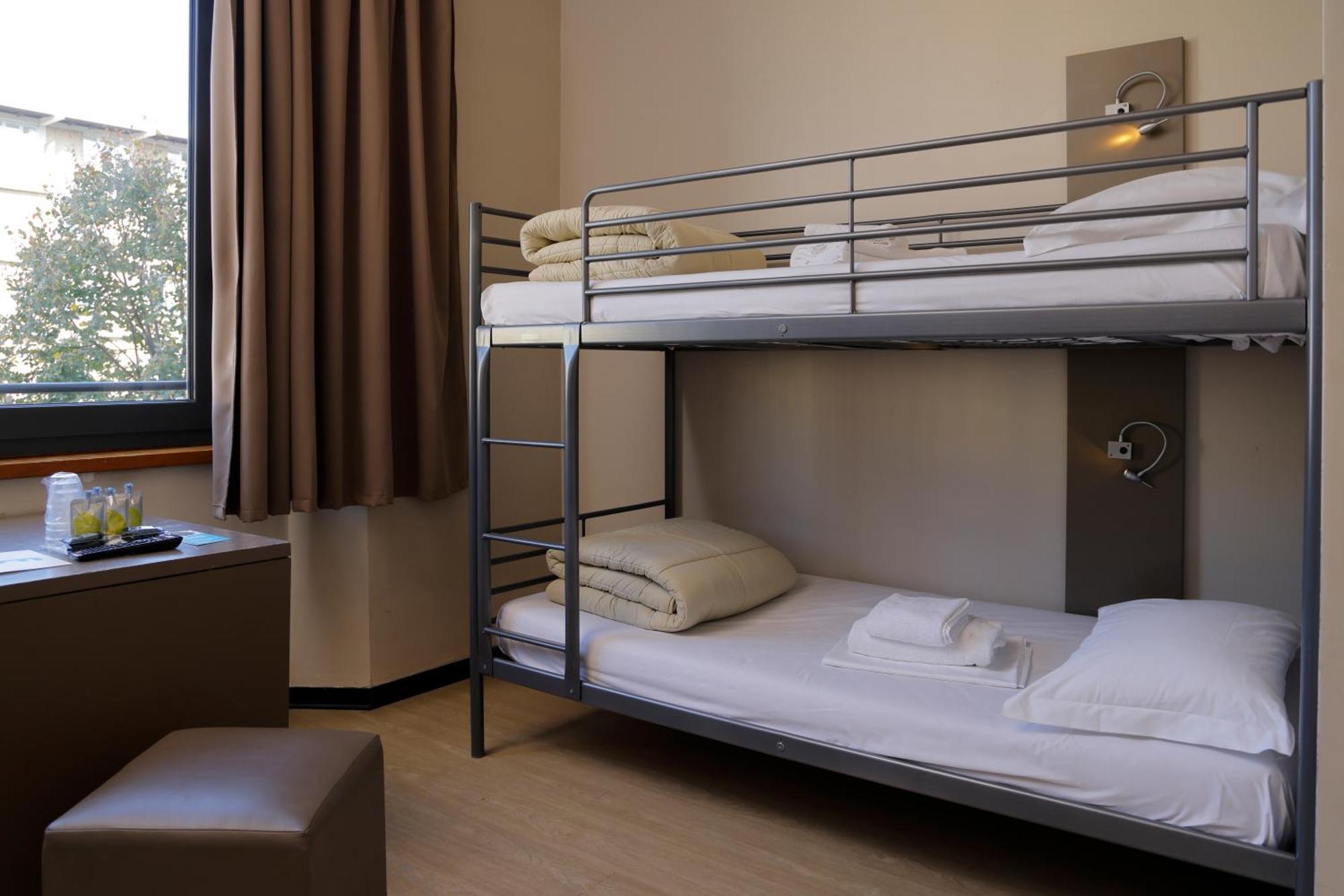 Bed 4-Bed Mixed Dormitory Room