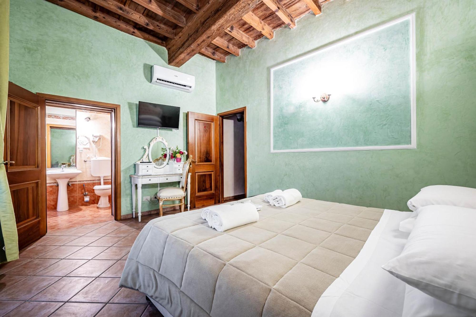 Camera Quadrupla