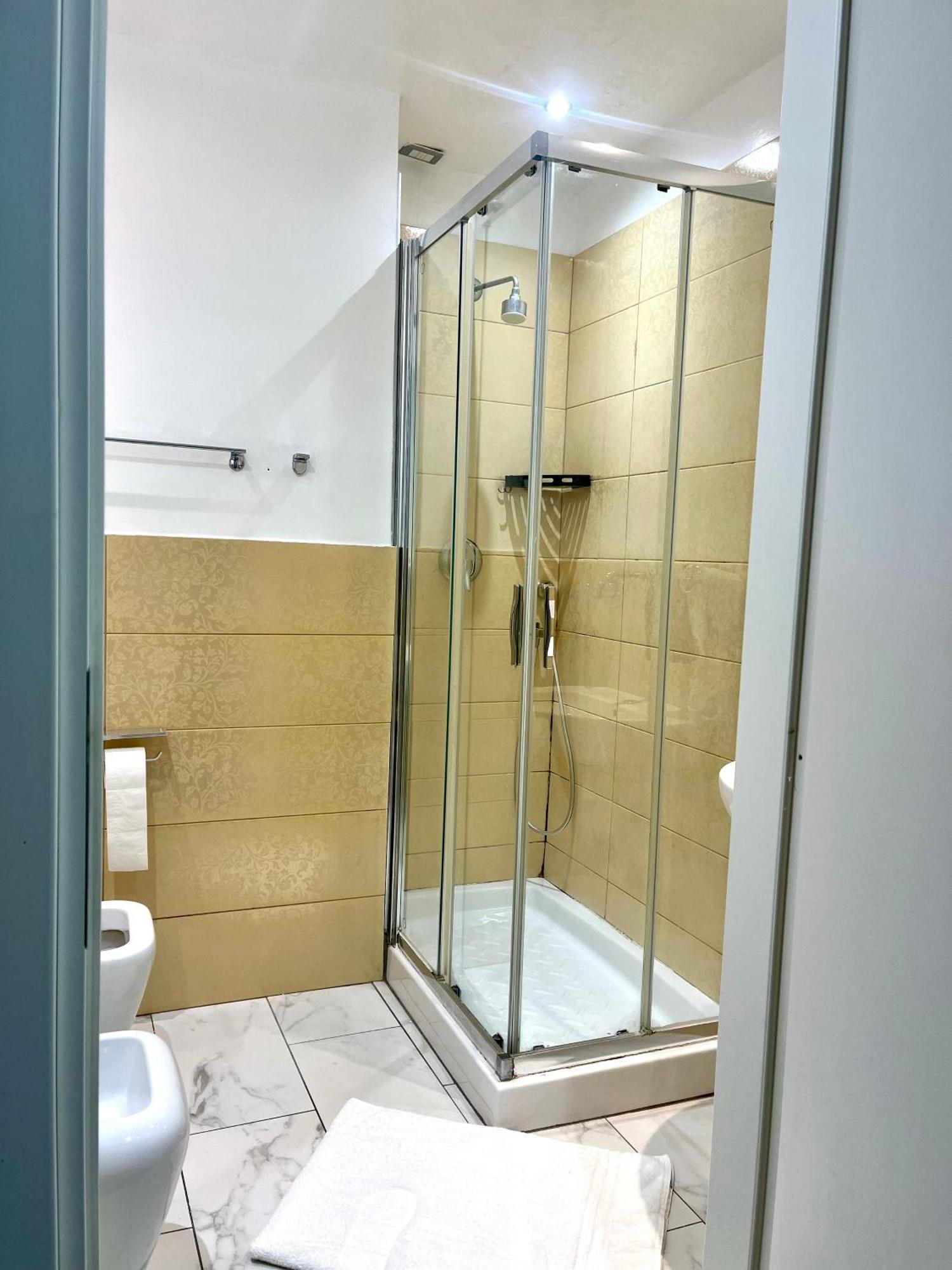 Family Room Private Bathroom