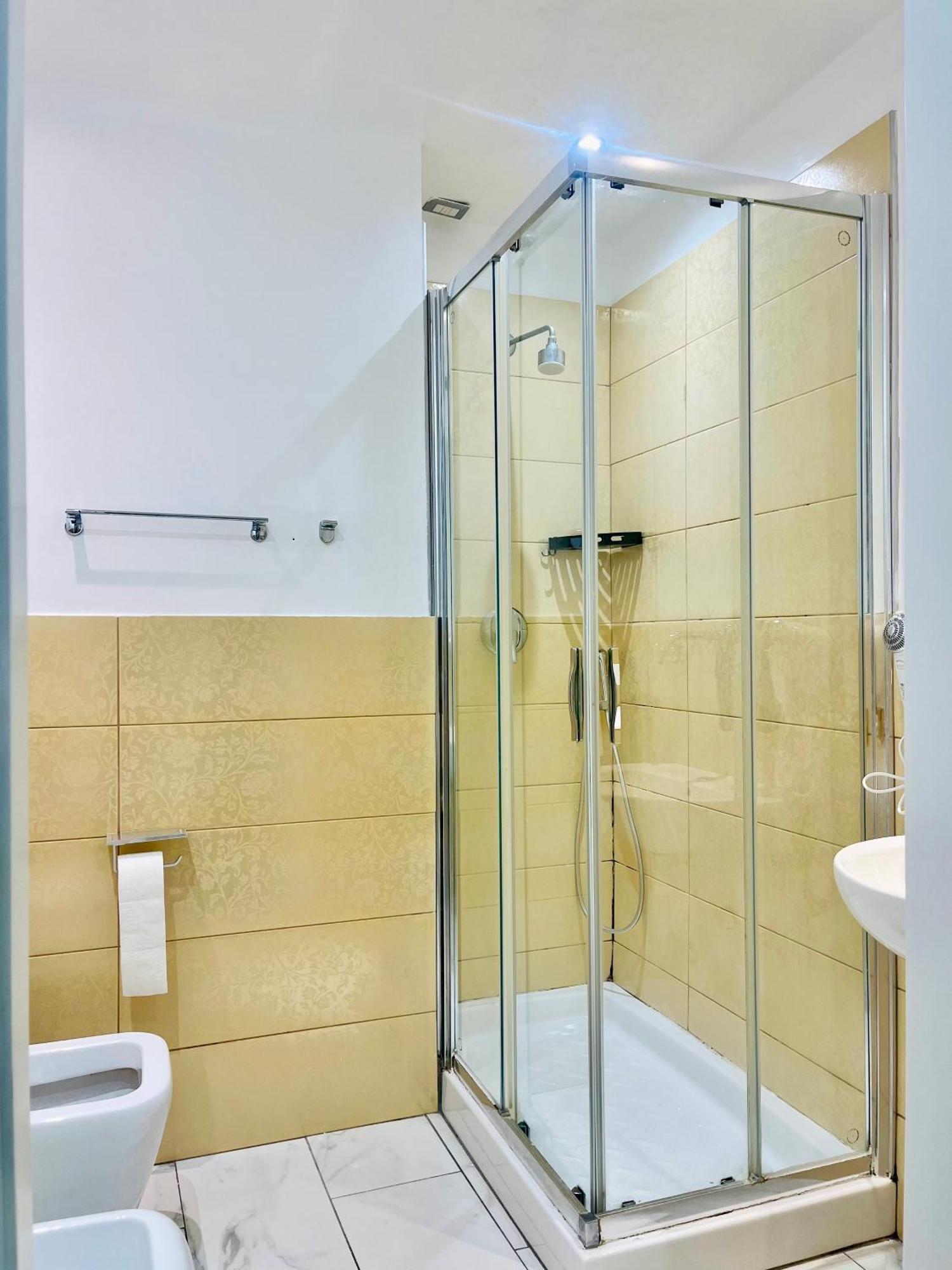 Family Room Private Bathroom