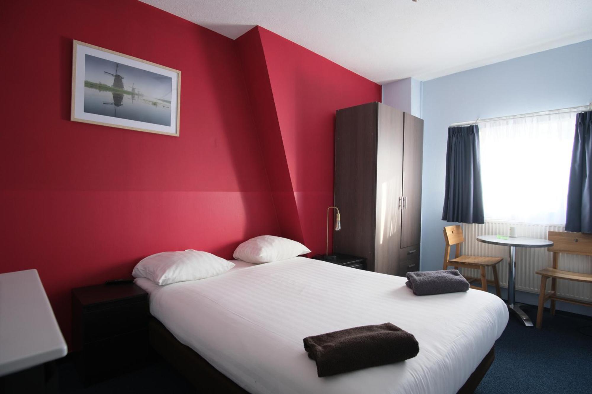 Double Room with Private Bathroom,1516412305:JPEG