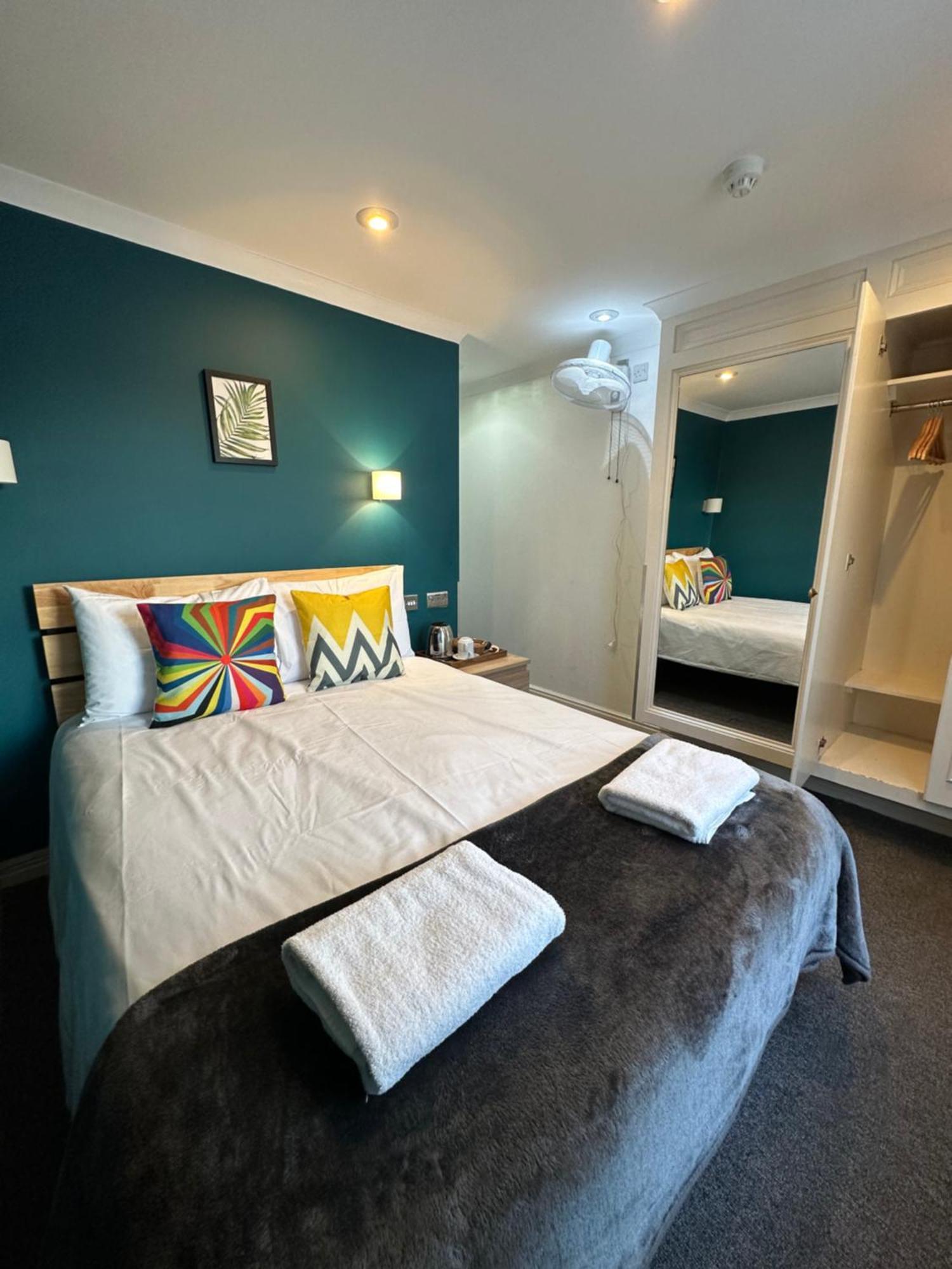 Double Room Bathroom,1572654626:JPEG