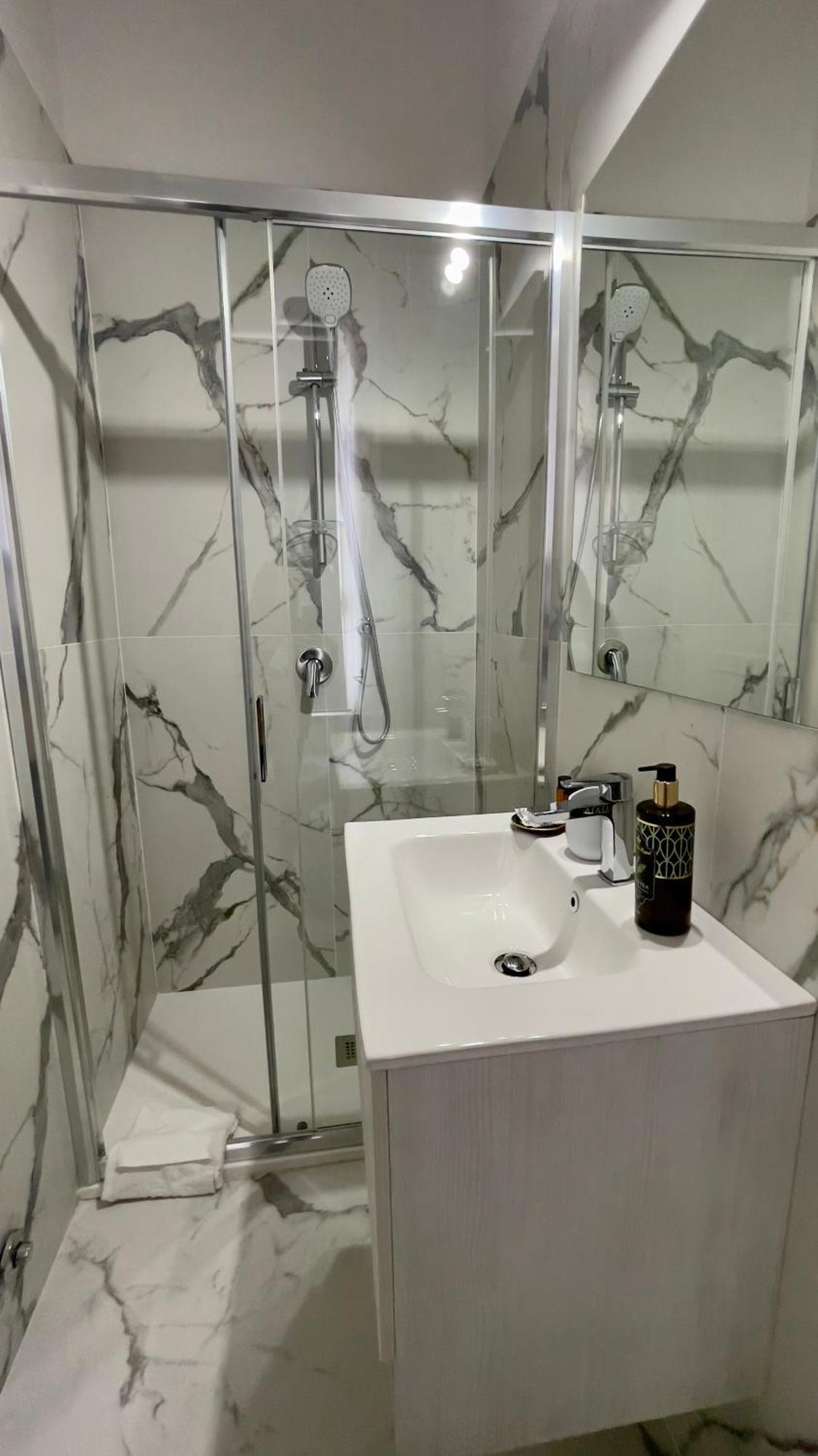 Standard Double Room,1526182840:JPEG
