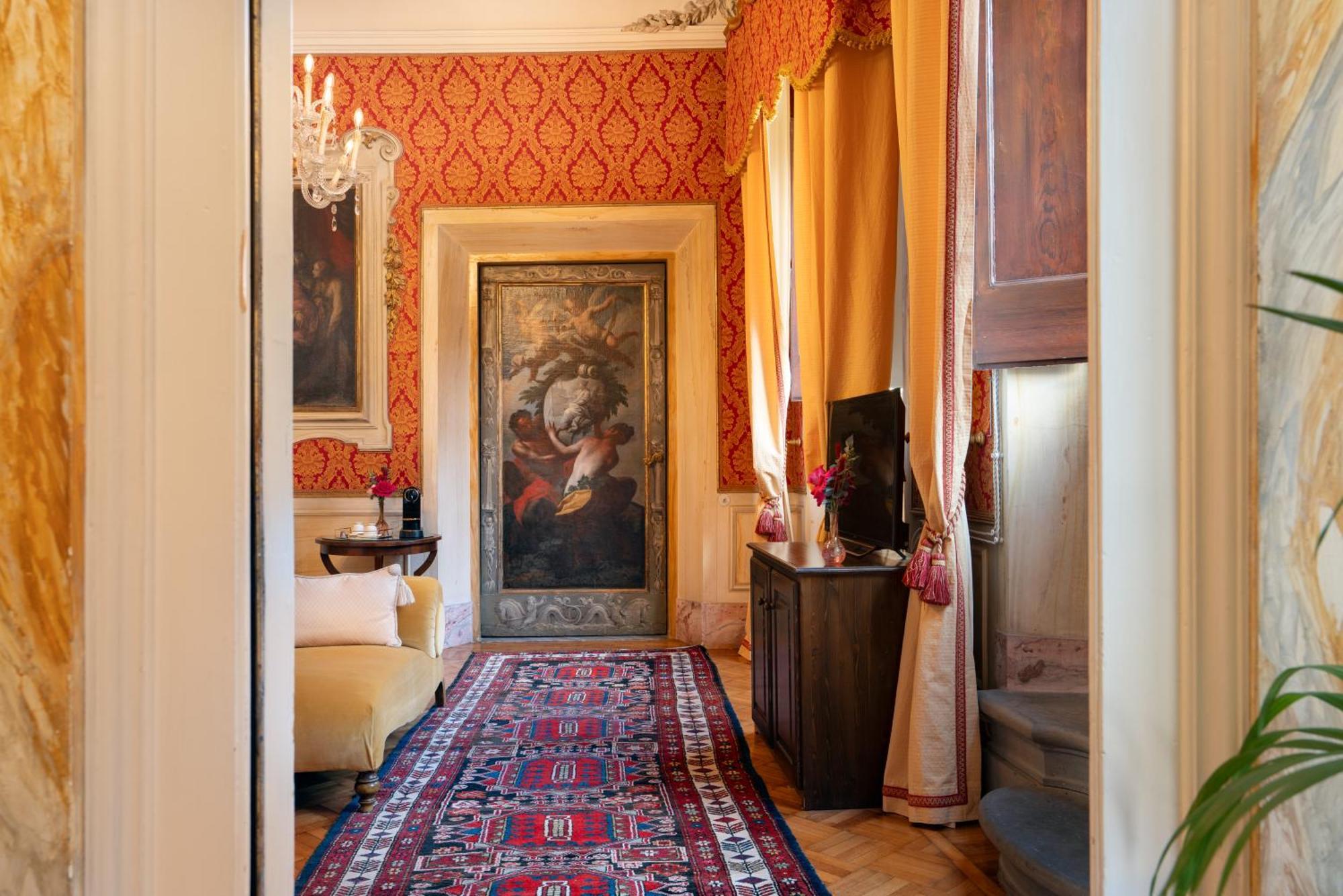 Imperial Suite,1536397270:JPEG