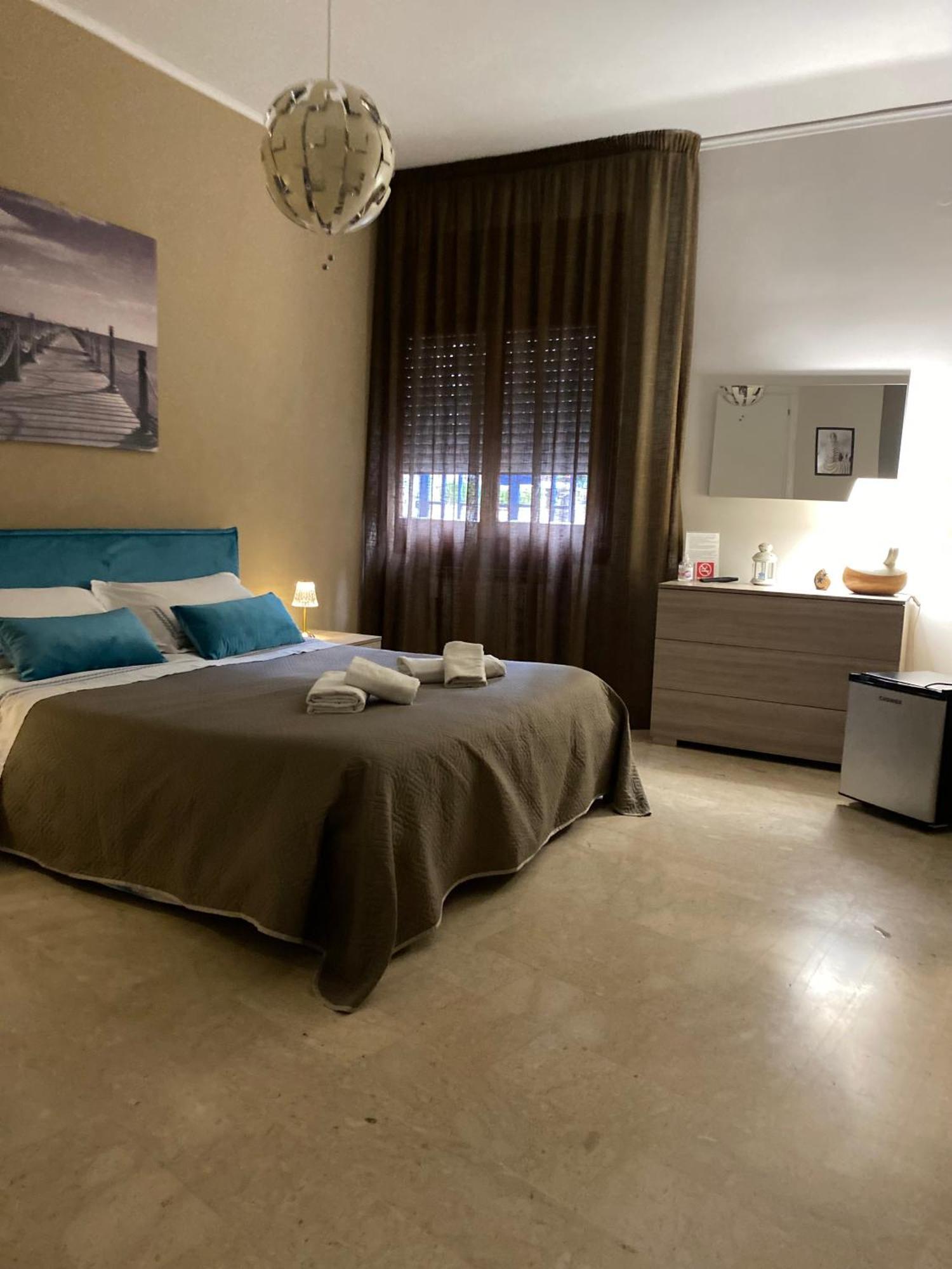 Large Double or Twin Room,1538730292:JPEG
