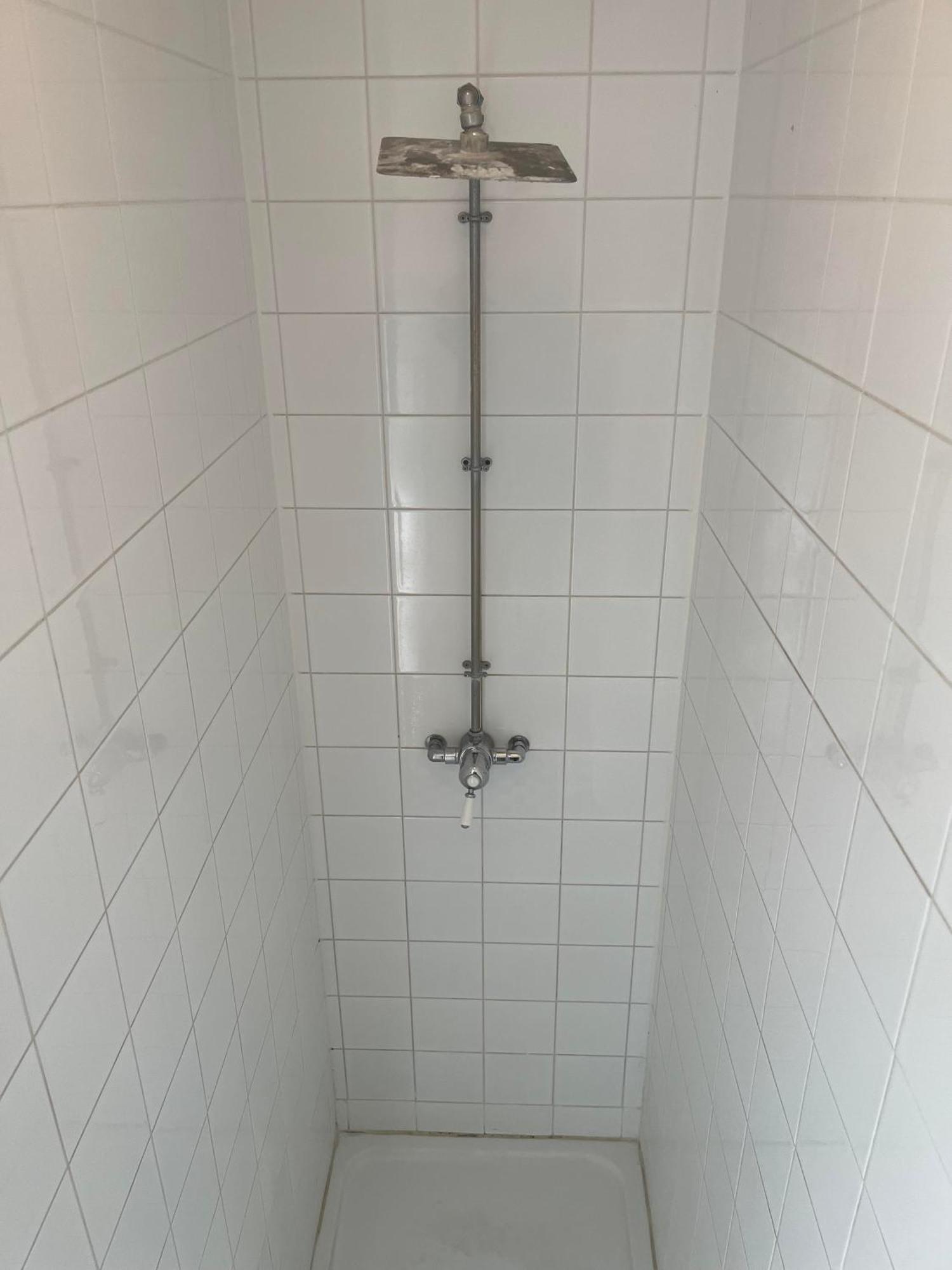 Posto Letto in Dormitorio Misto con 8 Letti