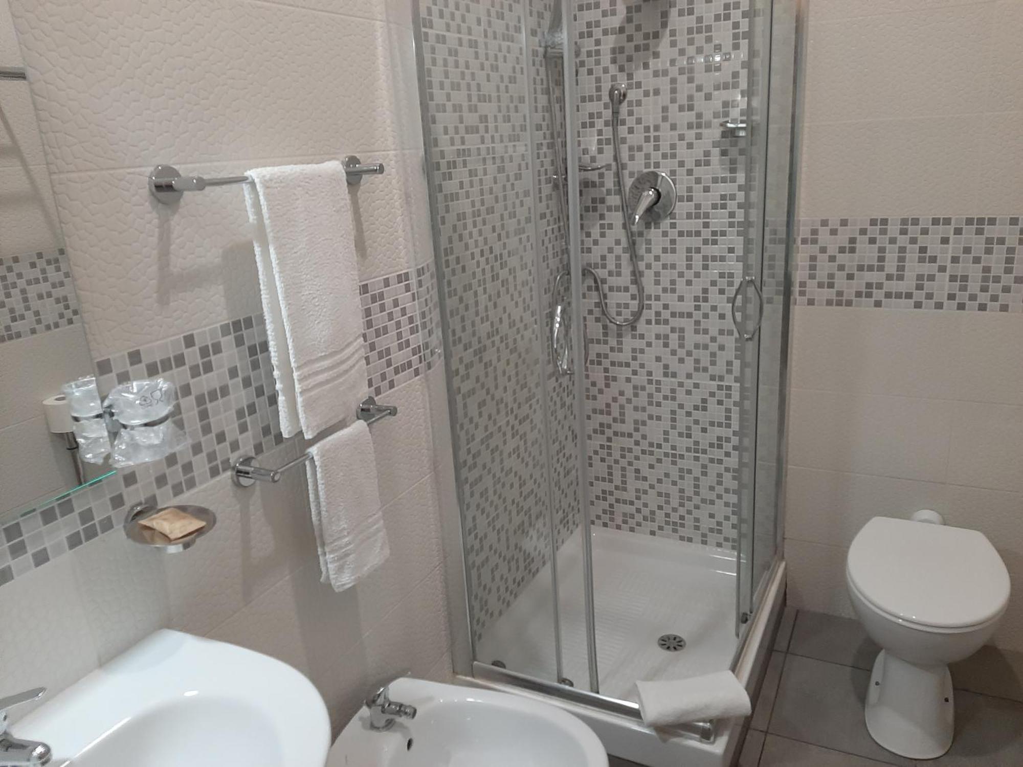 Single Room Private Bathroom,1546760560:JPEG