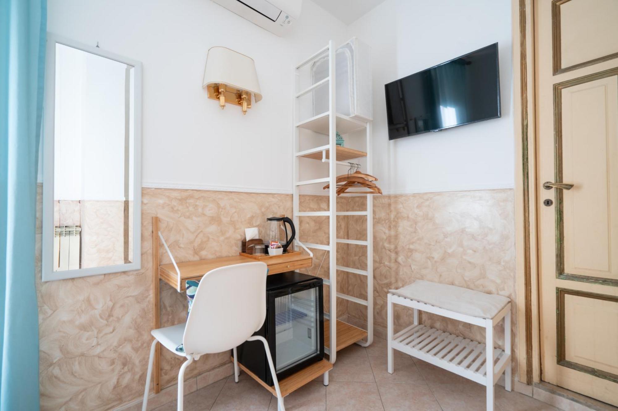 Superior Single Room with French Bed