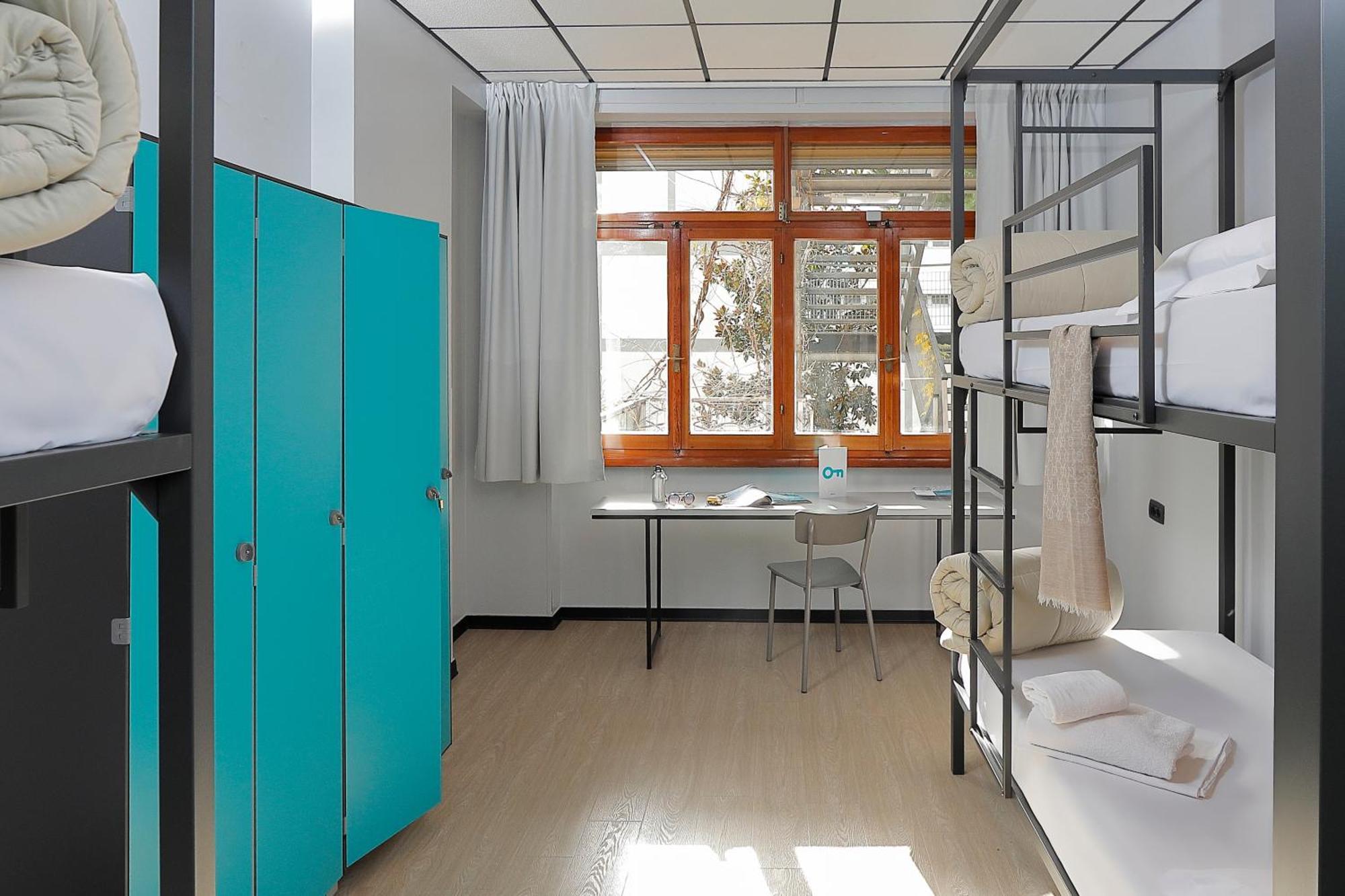Bed 8-Bed Mixed Dormitory Room