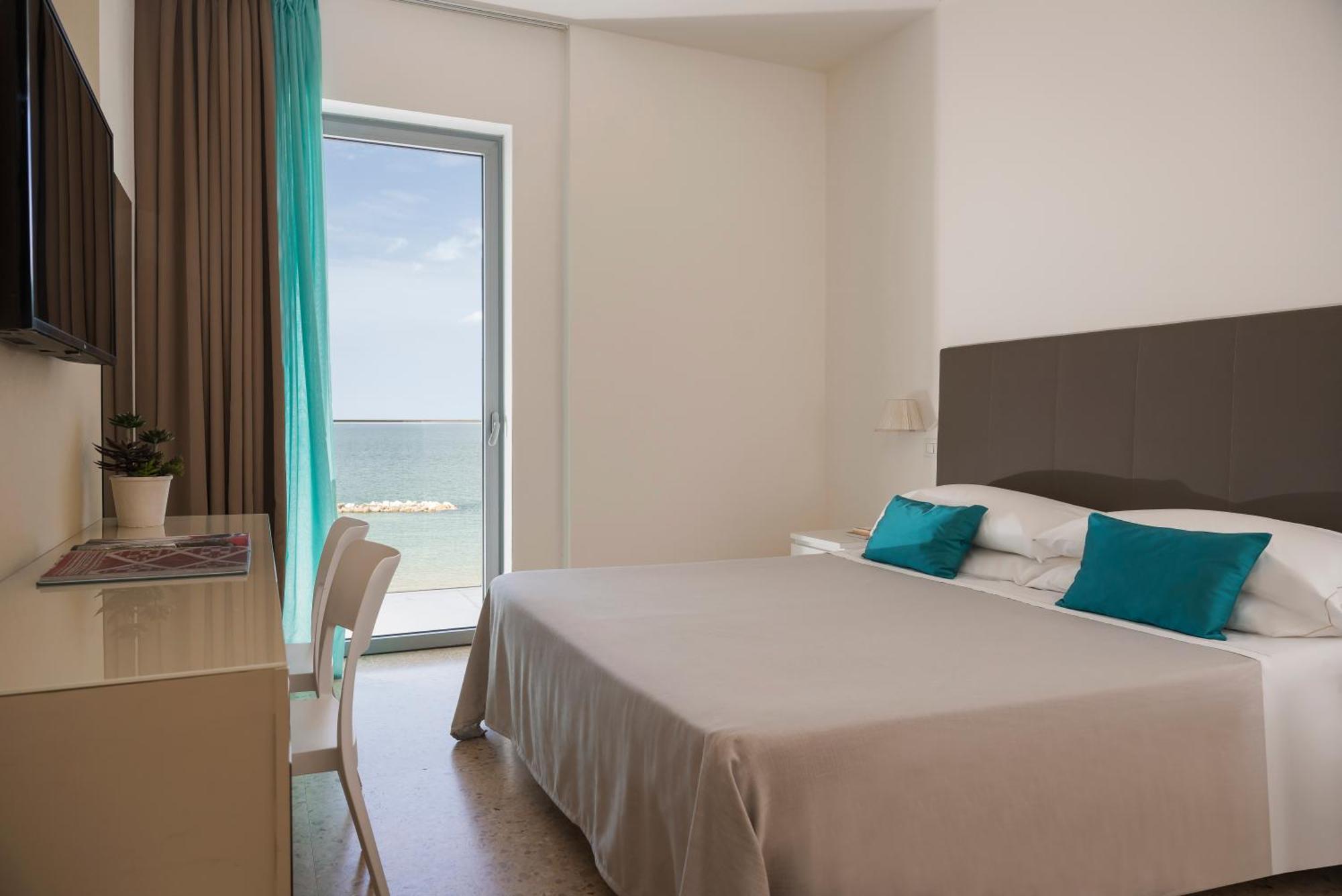 Superior Double or Twin Room Sea View,1267826911:JPEG