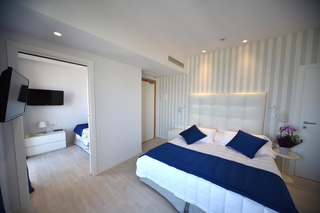 Sea Front Family Room