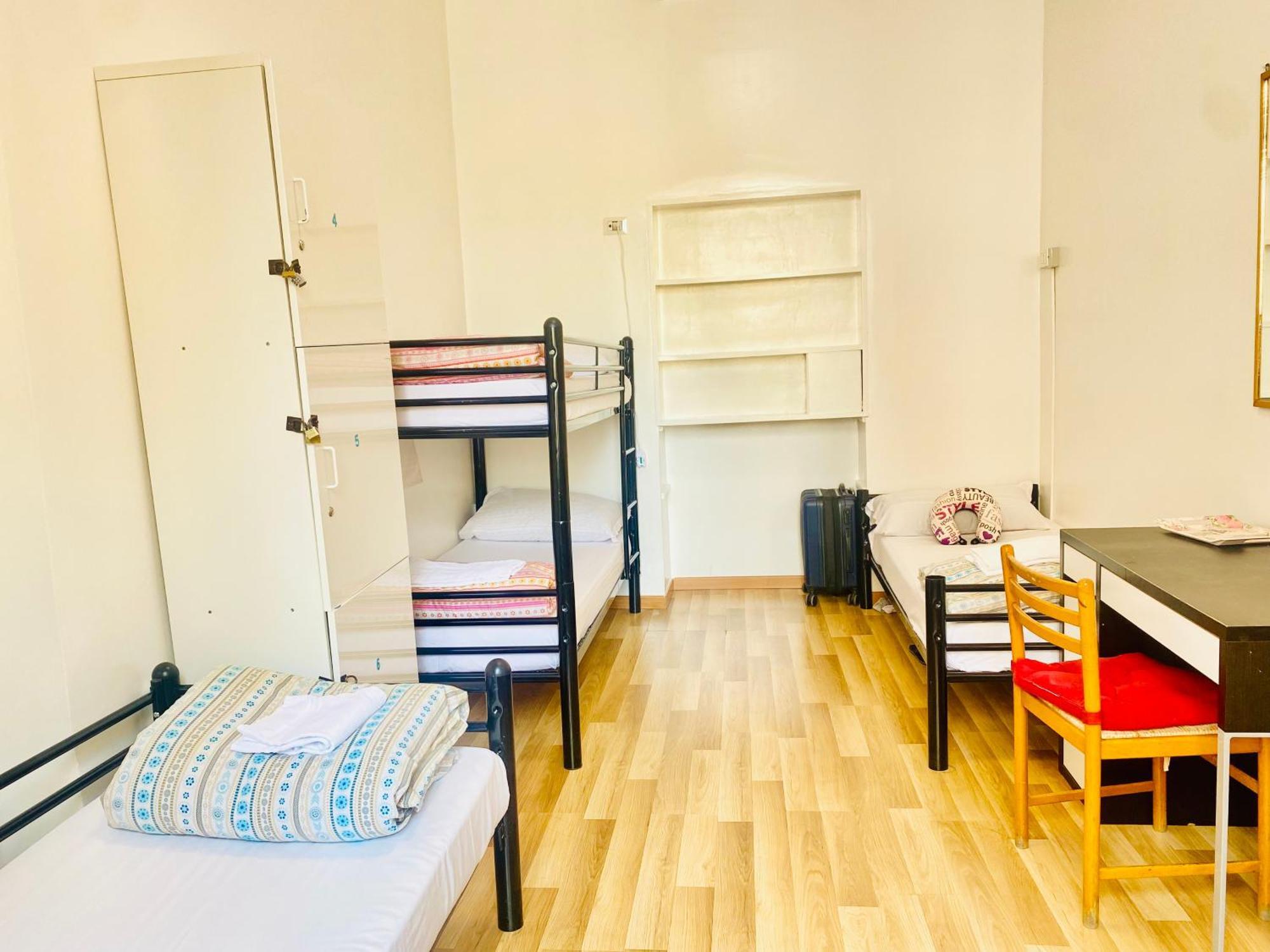 Bed 6-Bed Female Dormitory Room