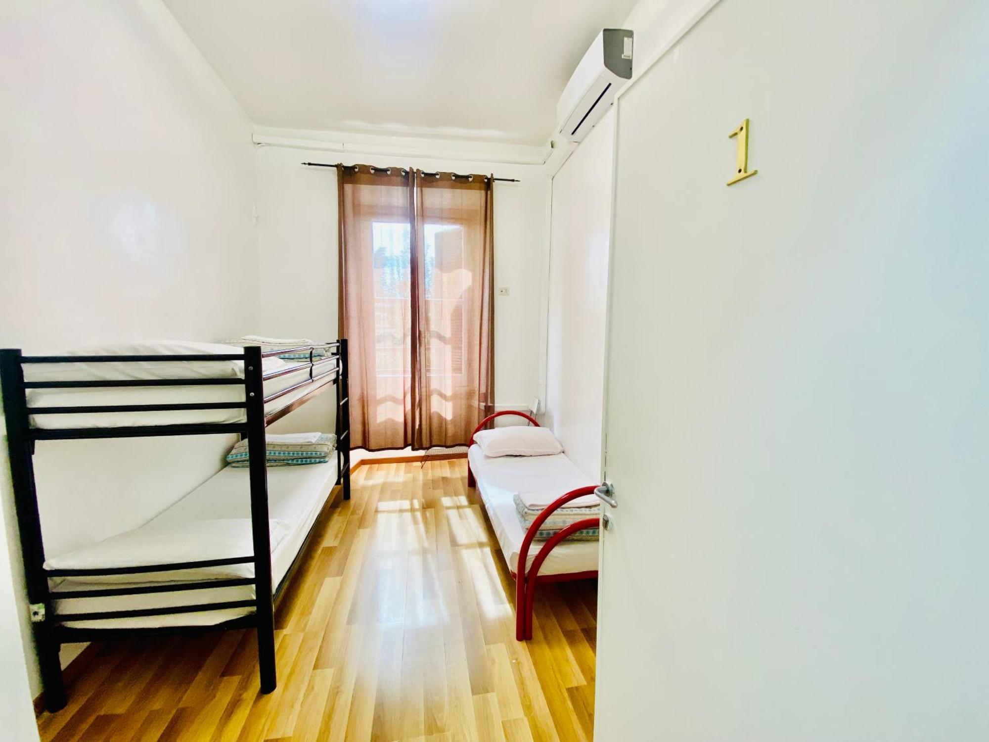 Bed 6-Bed Female Dormitory Room