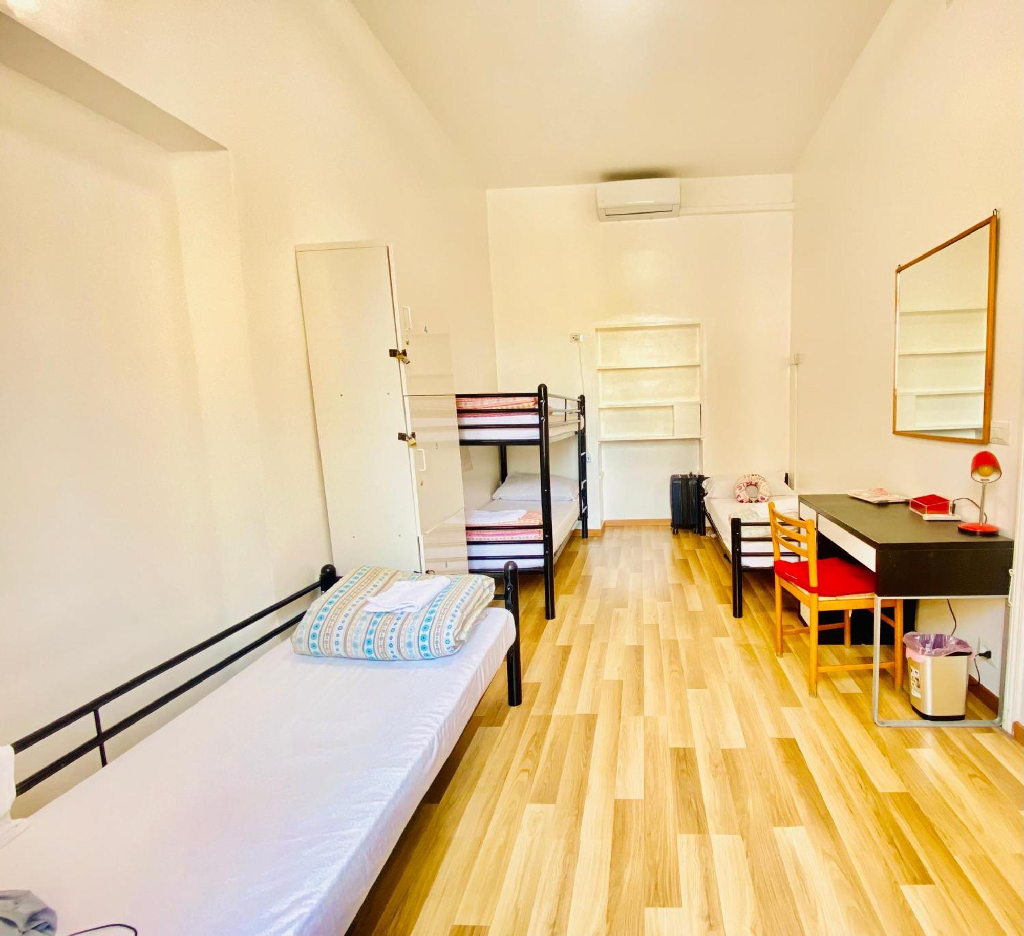 Bed 6-Bed Female Dormitory Room
