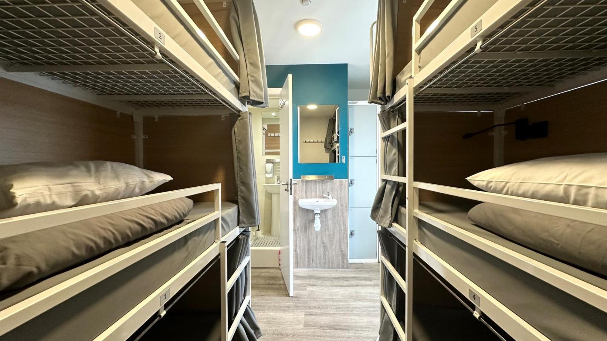 Private 6-Bed Mixed Dormitory Room Ensuite Bathroom
